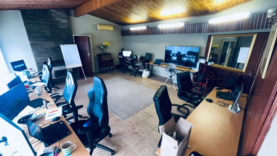 5 Bedroom Property for Sale in Lotusville Eastern Cape